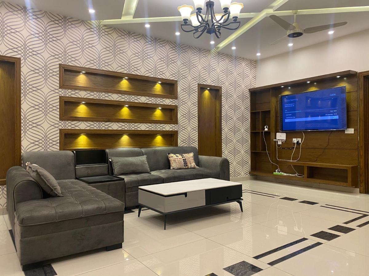 Luxury Guest House In Bahria Town Rawalpindi Exterior foto